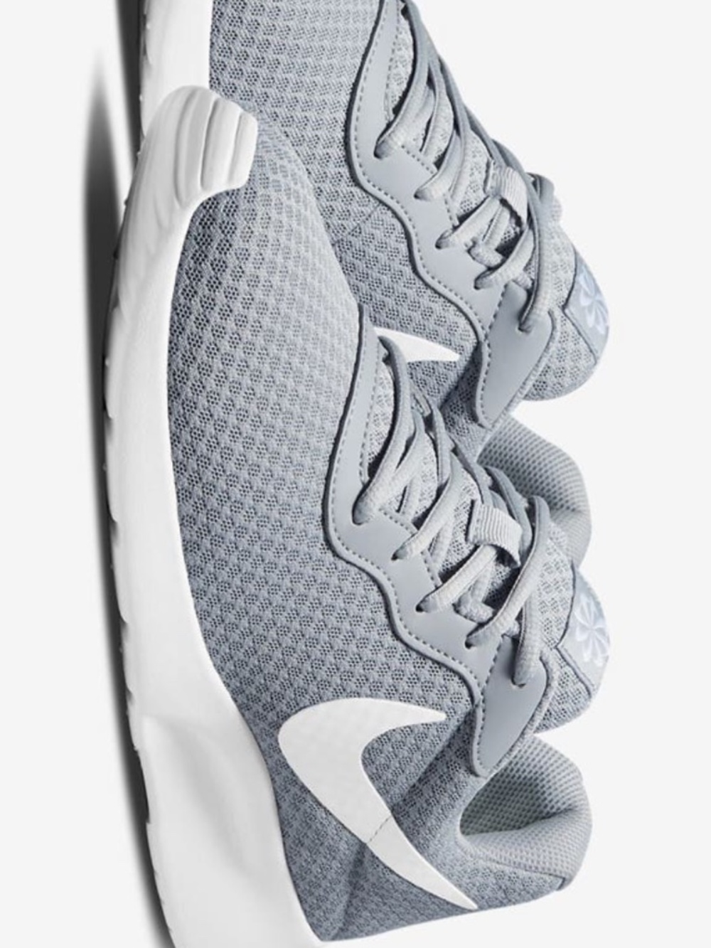 Nike tajun size 7
